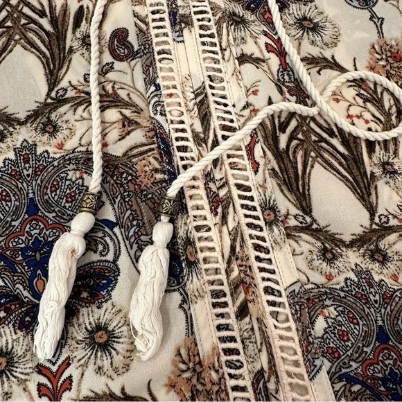 Anthropologie Meadow Rue Myrtle Peasant Blouse Cream Floral Paisley Size XS - Picture 6 of 12